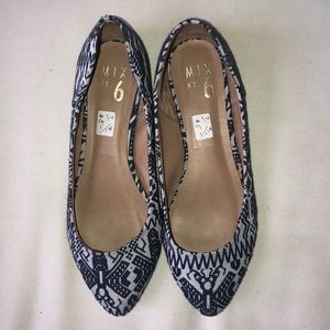 Patterned flats